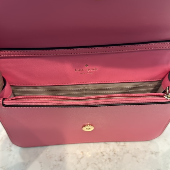 Kate Spade Madison Willow Mini Flap Crossbody. - Picture 4 of 5